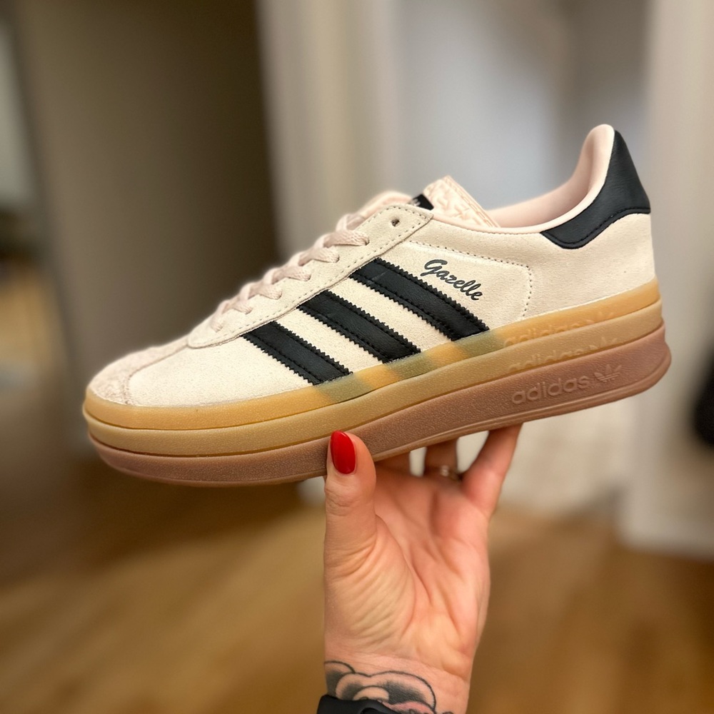 ADIDAS GAZELLE BOLD / wonder quartz + core black / size 8.5